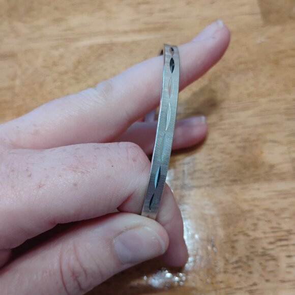 Vintage Monet bangle bracelet - Picture 3 of 4